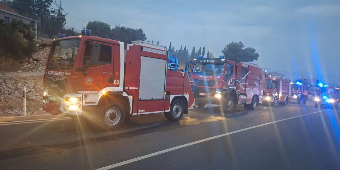 Vatrogasci na Jadranu idu s požara na požar: Gdje je vojska?